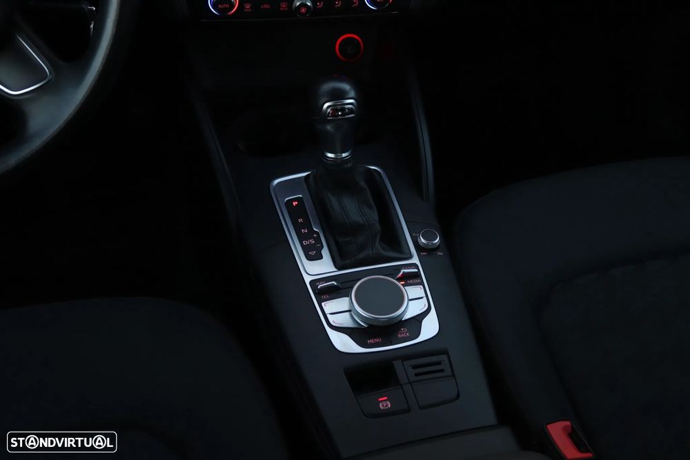 Audi A3 Sportback 1.6 TDI Advance S tronic - 39