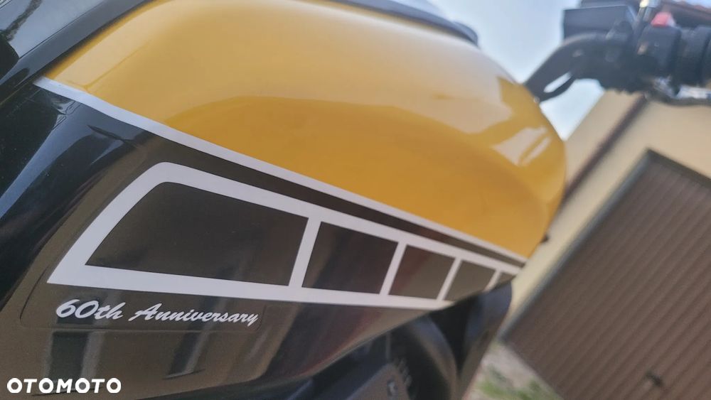 Yamaha XSR - 9