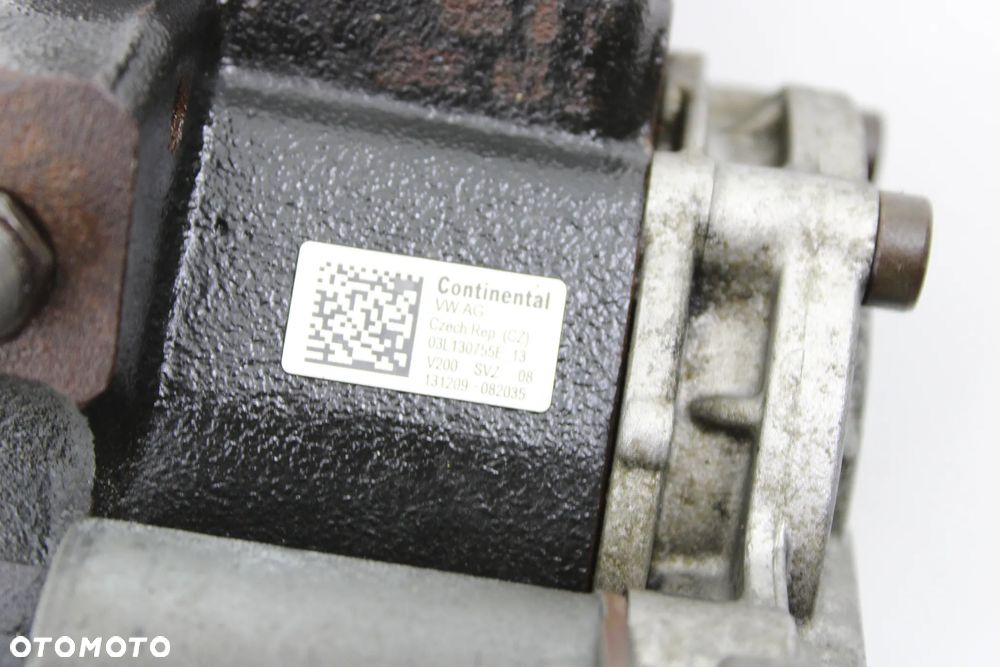 VW 1.6 TDI Pompa Wtrskowa 03L130755E - 3