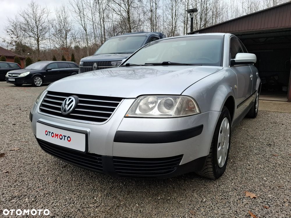 Volkswagen Passat - 1