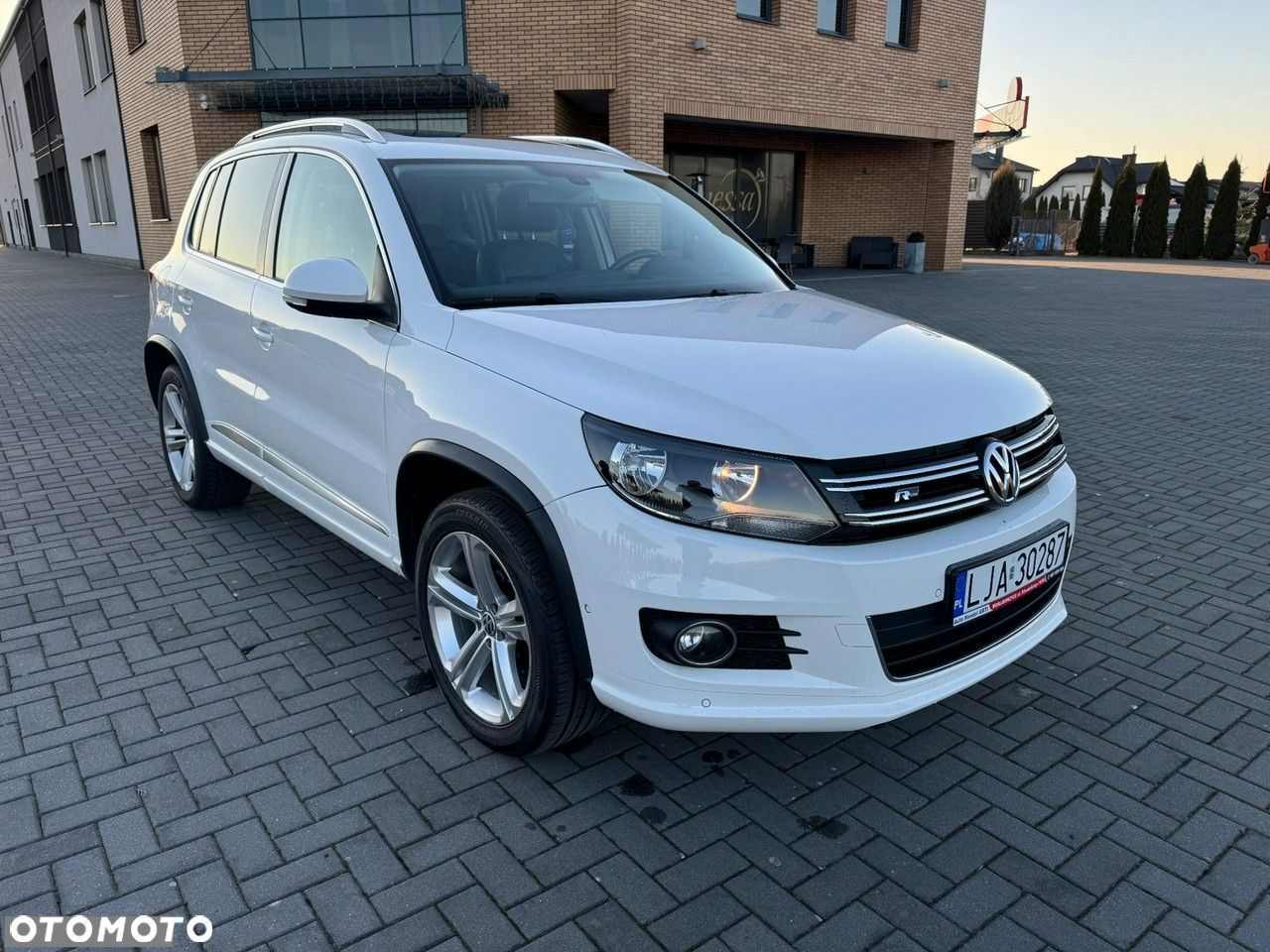 Volkswagen Tiguan 2.0 TDI SCR BlueMotion Technology Sport & Style - 9