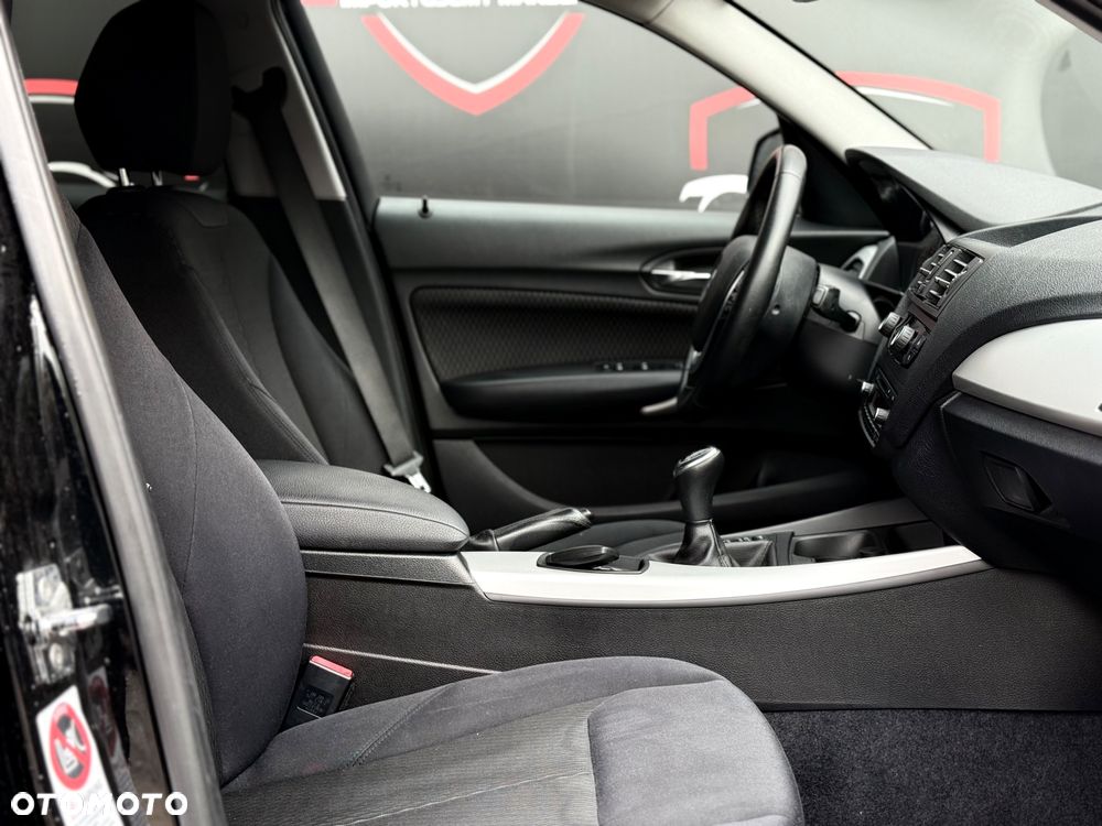 BMW Seria 1 120d Sport Line - 35