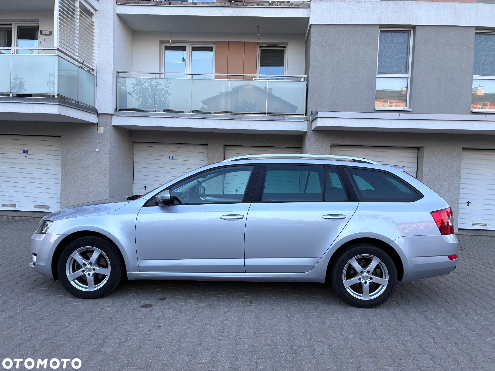 Skoda Octavia 1.6 TDI Ambiente DSG - 23