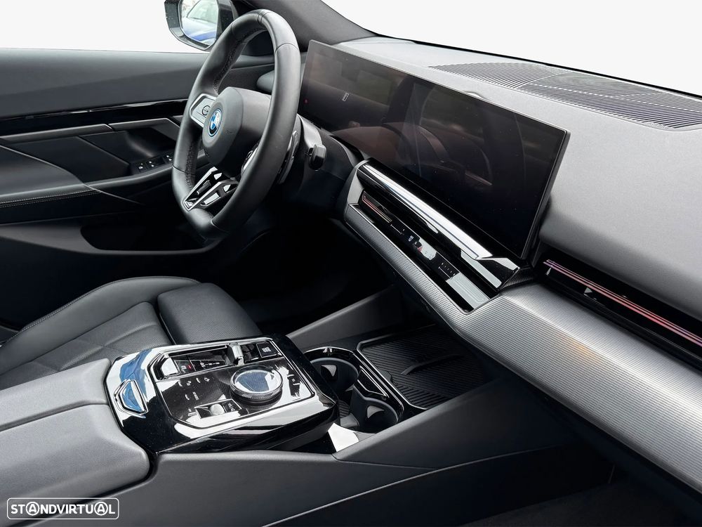 BMW 530 e Pack Desportivo M - 12