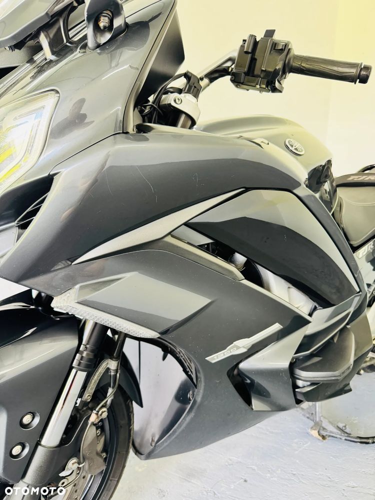Yamaha FJR - 32