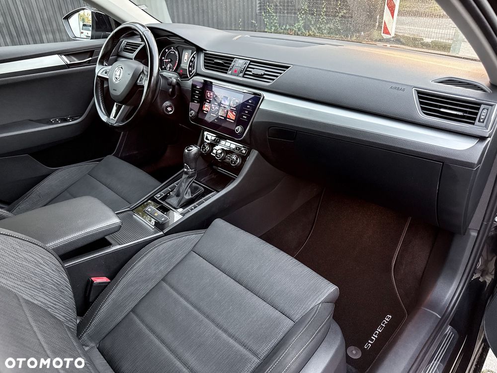 Skoda Superb 2.0 TDI DSG Ambition - 34