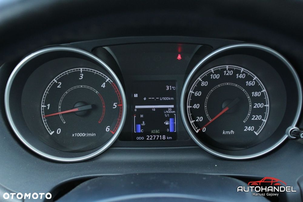 Mitsubishi Outlander - 16