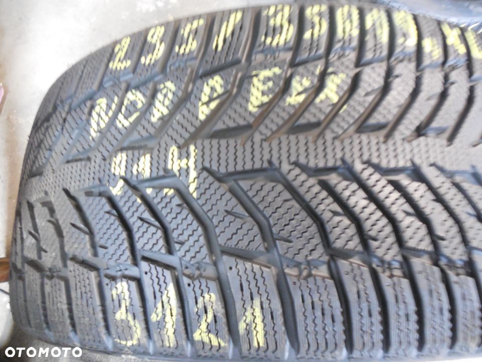 OPONA POJEDYNKA  235/35R19  NORDEXX WINTER SAFE 2 XL DOT 3121 9MM - 1