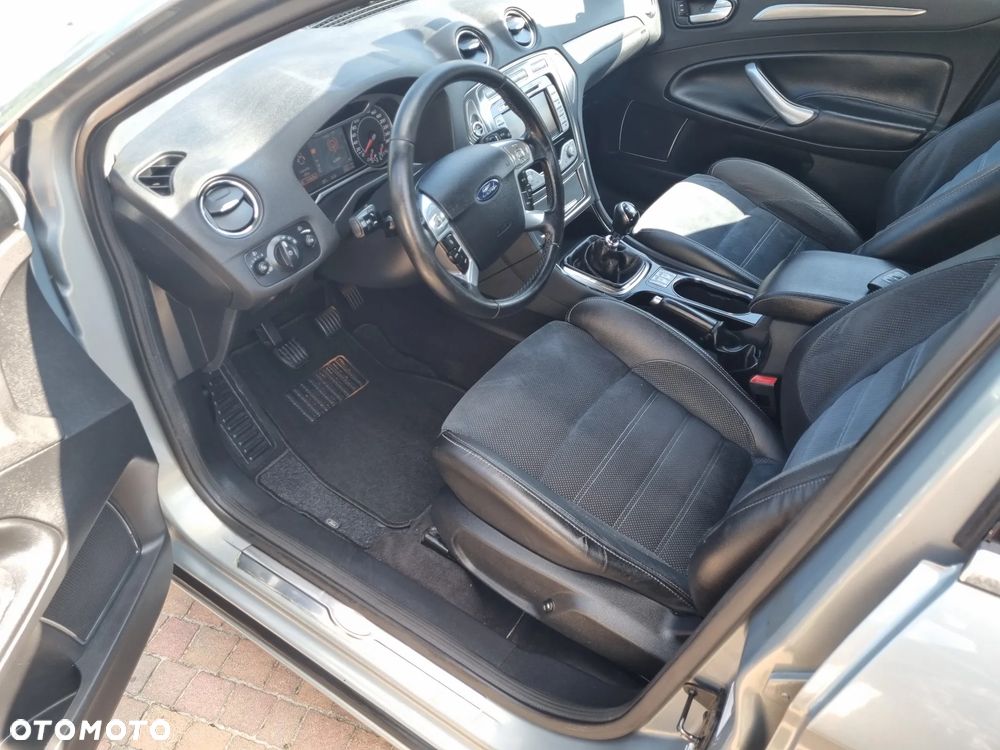 Ford Mondeo - 25