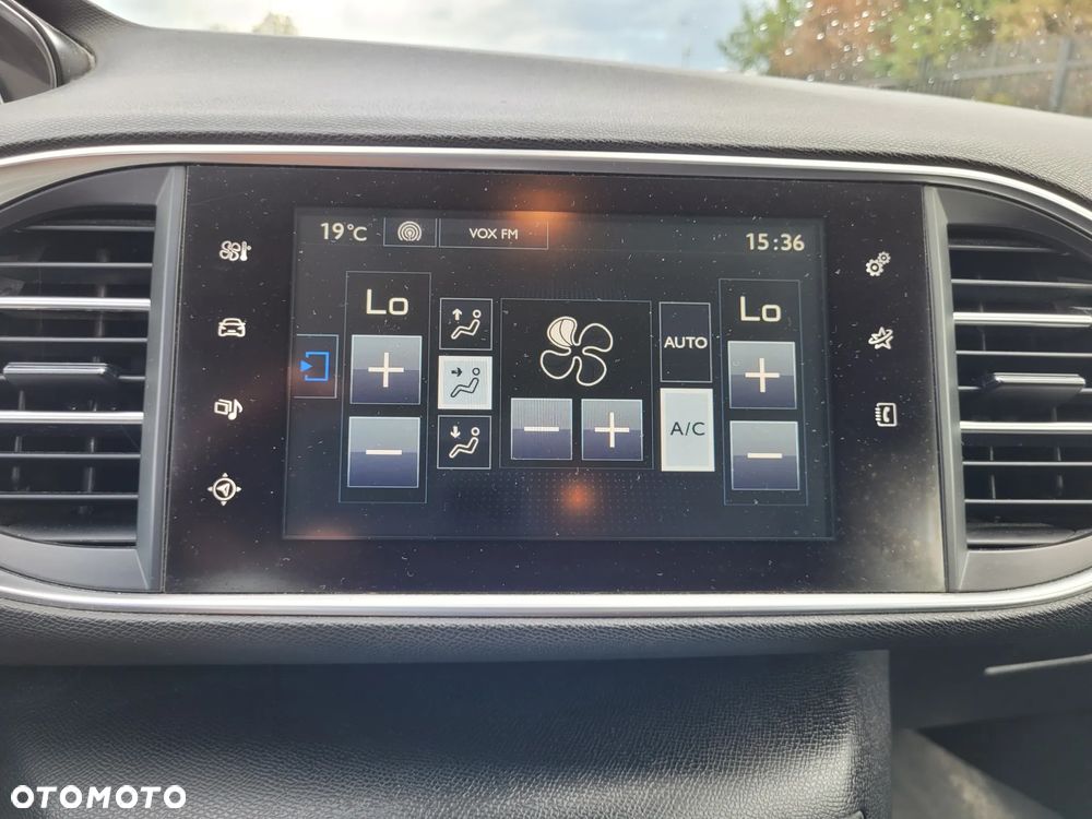Peugeot 308 1.2 PureTech Allure S&S - 18
