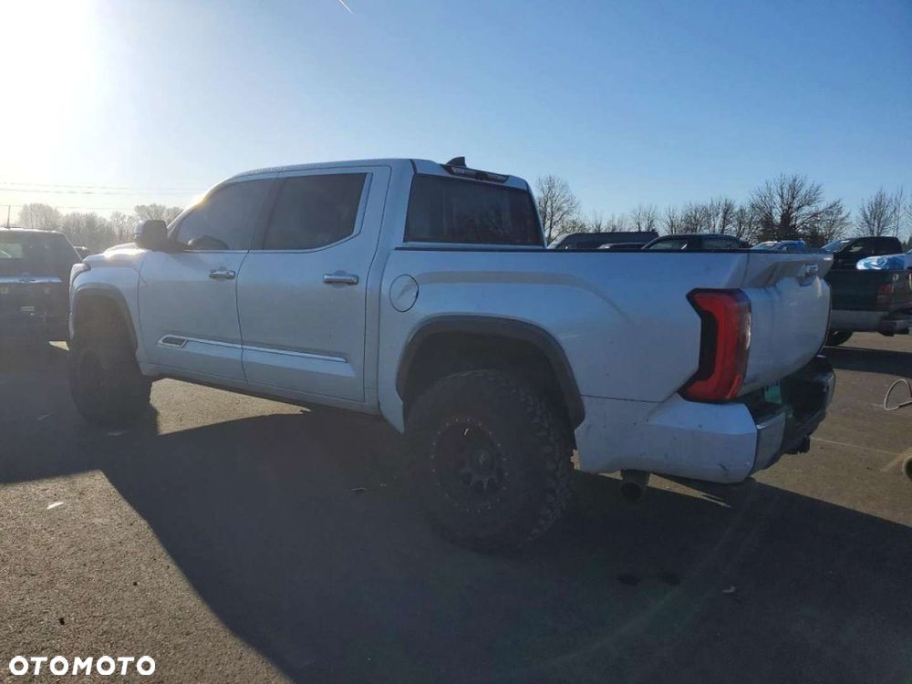 Toyota Tundra - 2