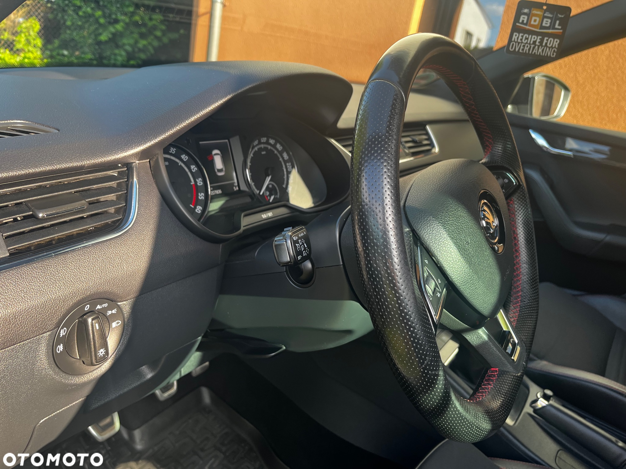 Skoda Octavia Combi 2.0 TDI RS - 20