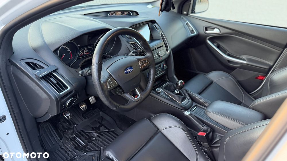 Ford Focus 2.0 EcoBoost ST - 5