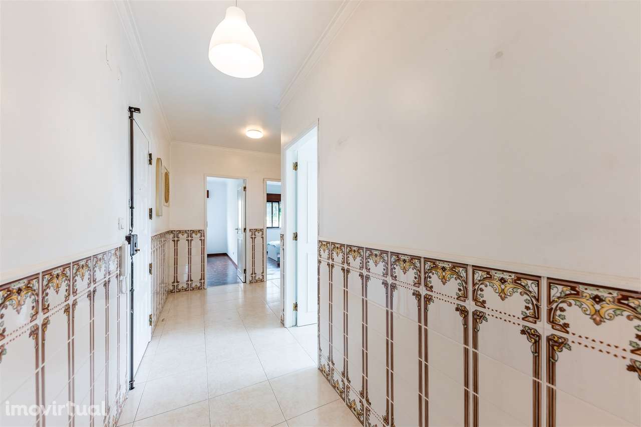 Apartamento T2+1 (convertido em T3) em Rio de Mouro – Excelente Locali - Grande imagem: 5/27