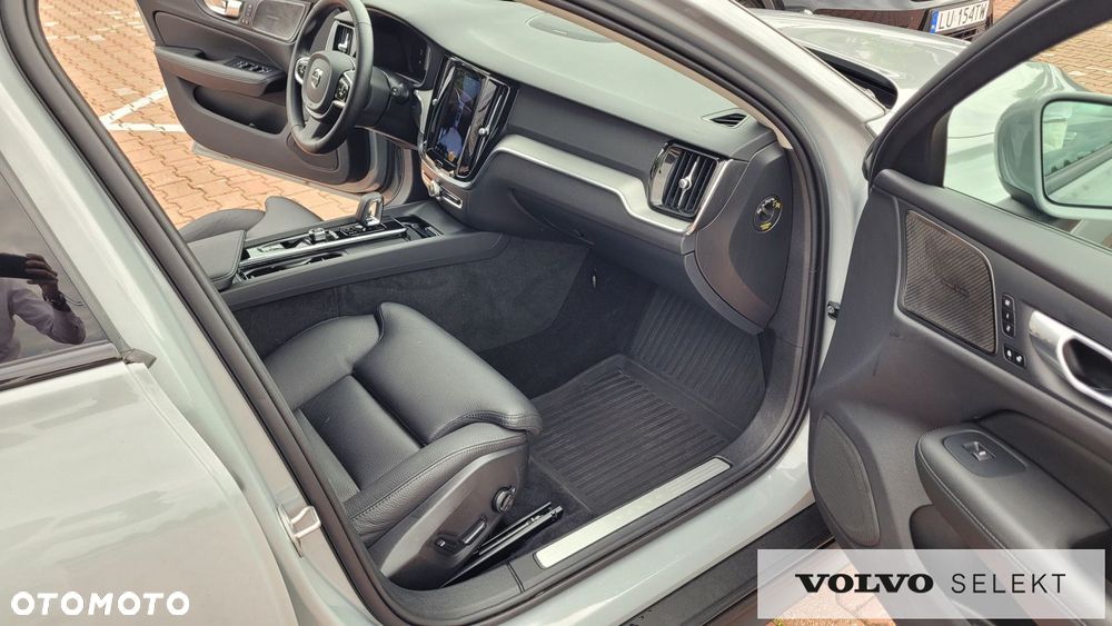 Volvo V60 Cross Country - 20