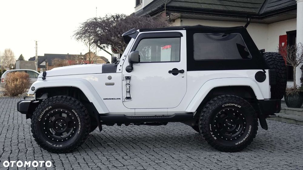 Jeep Wrangler - 12