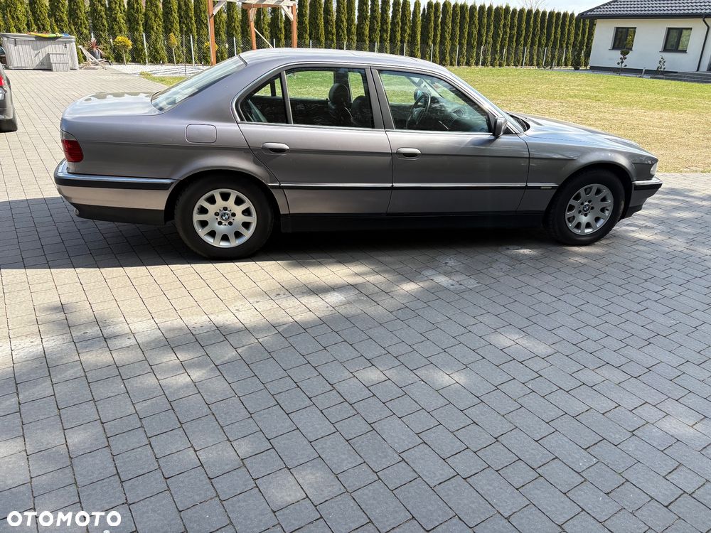 BMW Seria 7 730d - 4