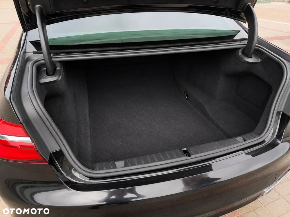 BMW Seria 7 750Li xDrive - 7