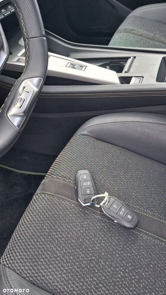 Peugeot 408 HYBRID 136 e-DSC6 GT - 13