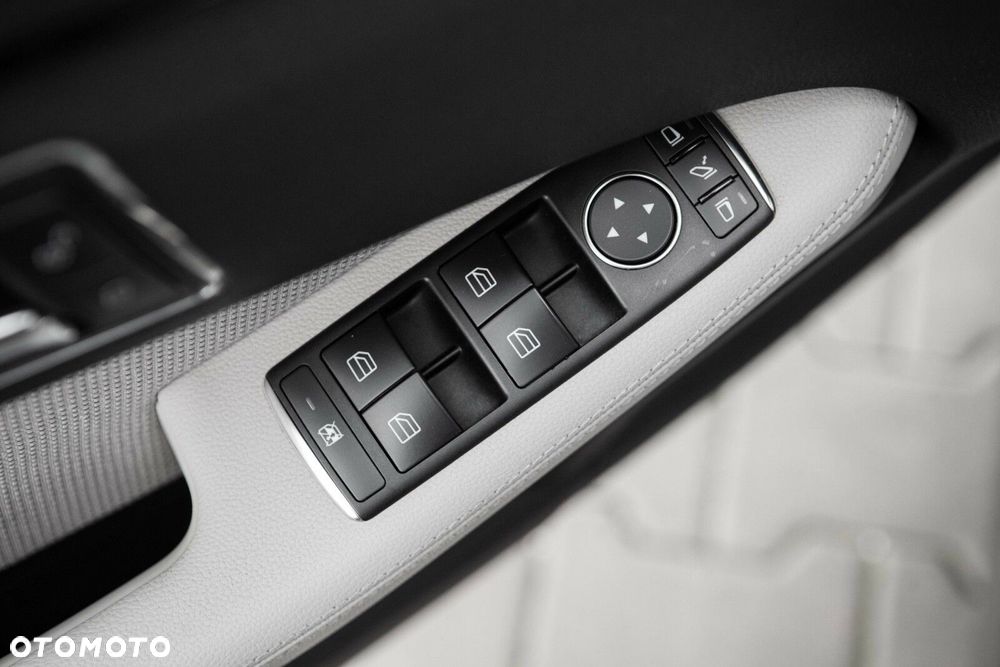 Mercedes-Benz Klasa E - 16