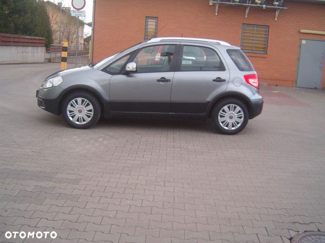 Fiat Sedici - 8