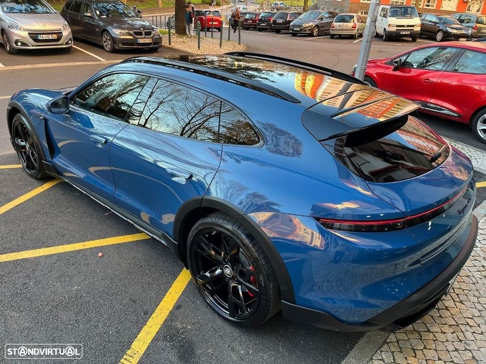 Porsche Taycan Cross Turismo 4S - 35
