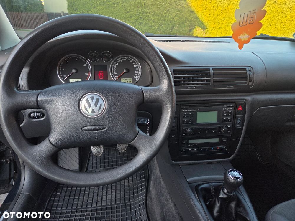 Volkswagen Passat 1.9 TDI Comfortline Family - 20