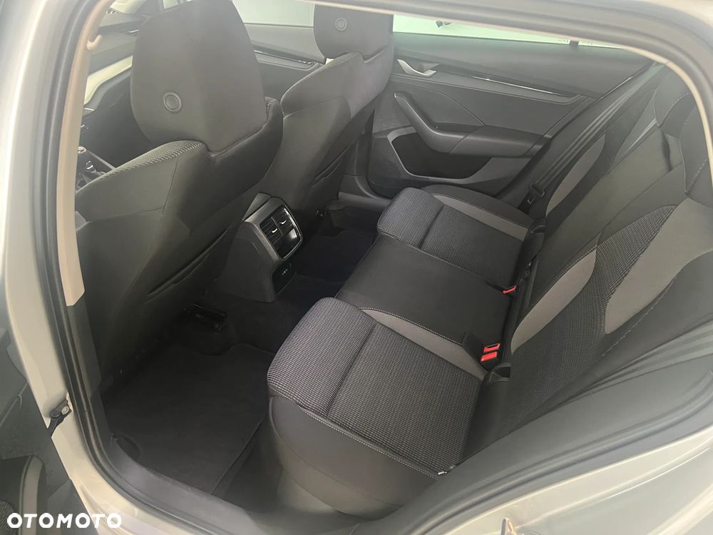 Skoda Octavia 1.5 TSI Selection - 11