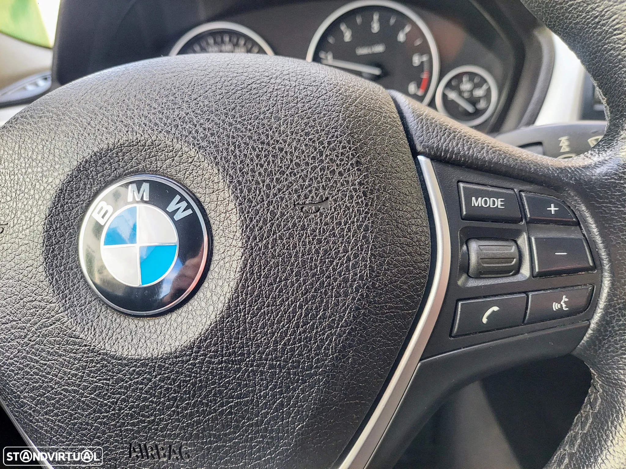 BMW 320 d Line Luxury - 32