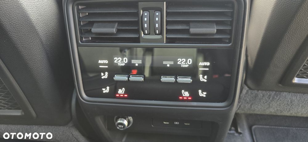 Porsche Cayenne - 27