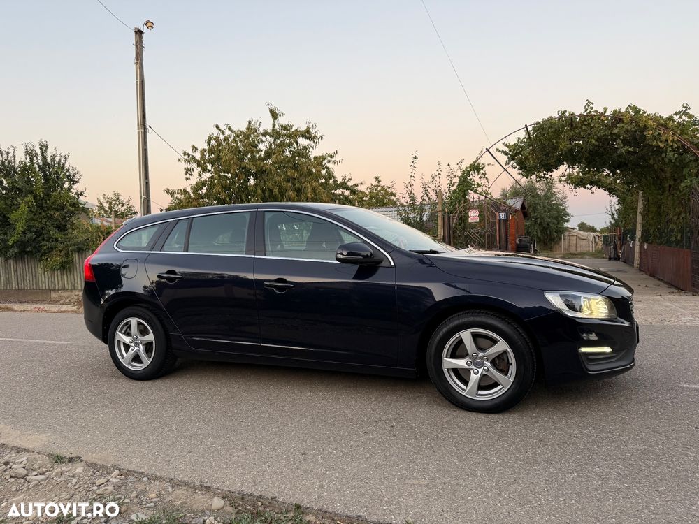 Volvo V60 D3 Momentum Pro - 38