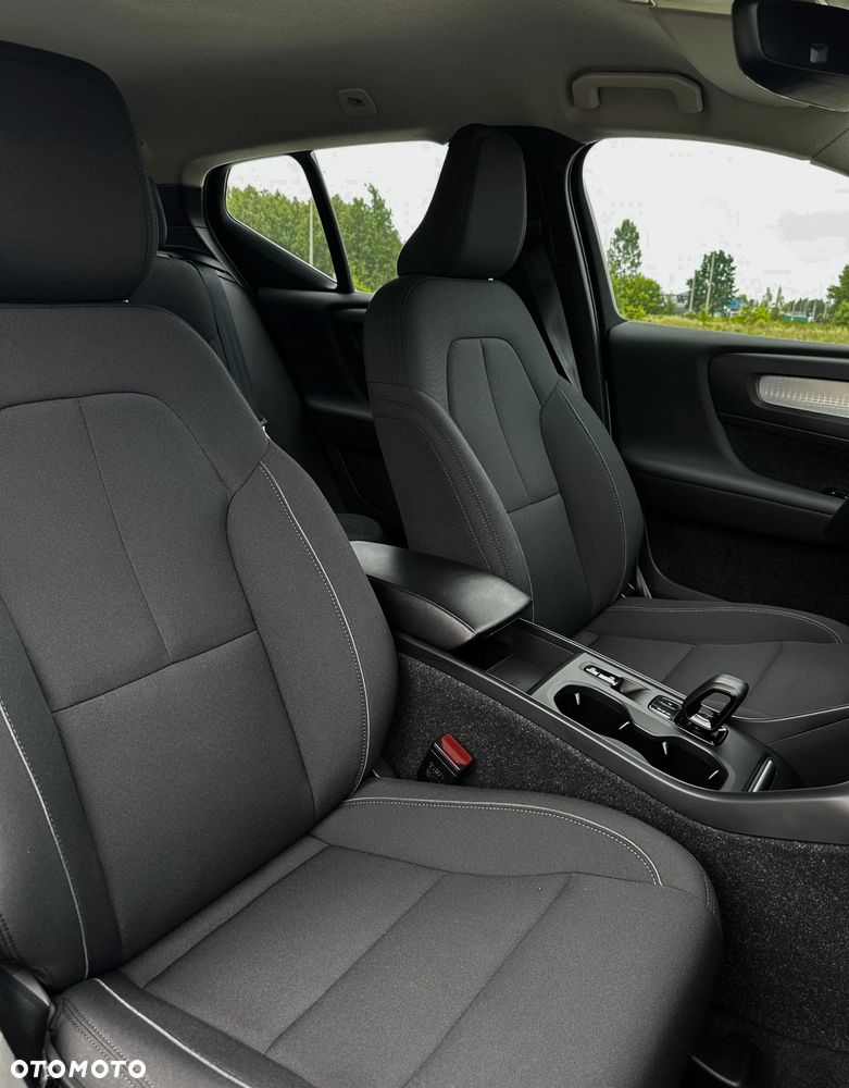 Volvo XC 40 - 41