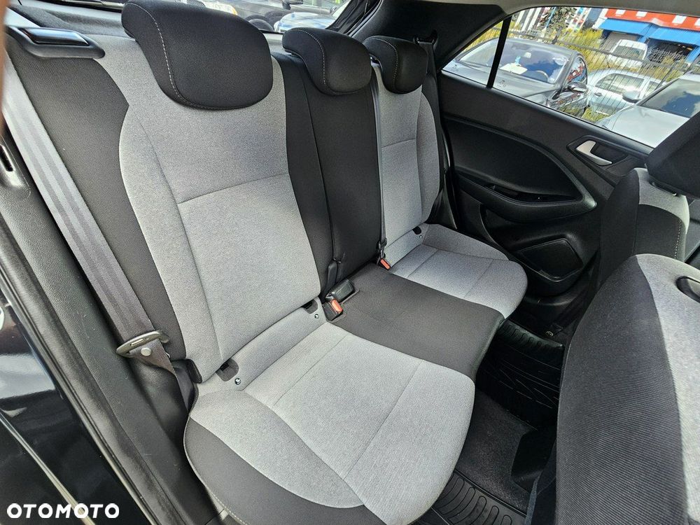 Hyundai i20 - 13