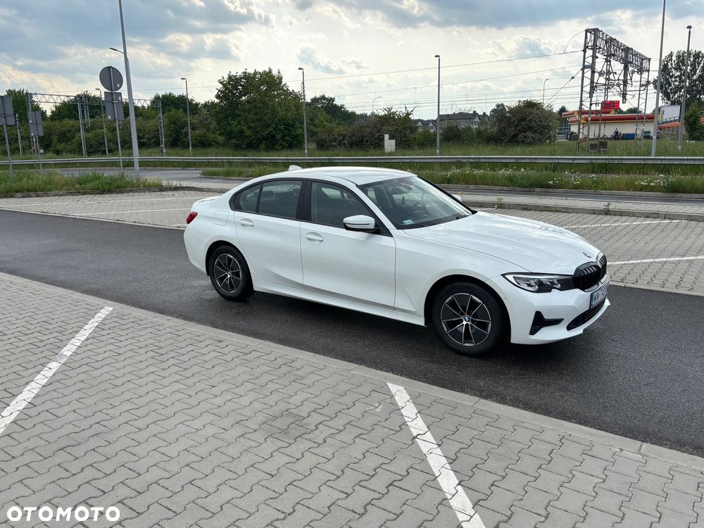 BMW Seria 3 318i - 9