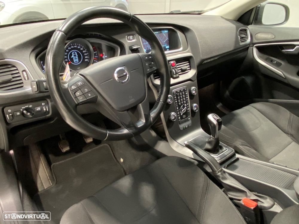 Volvo V40 Cross Country 2.0 D2 Momentum - 10