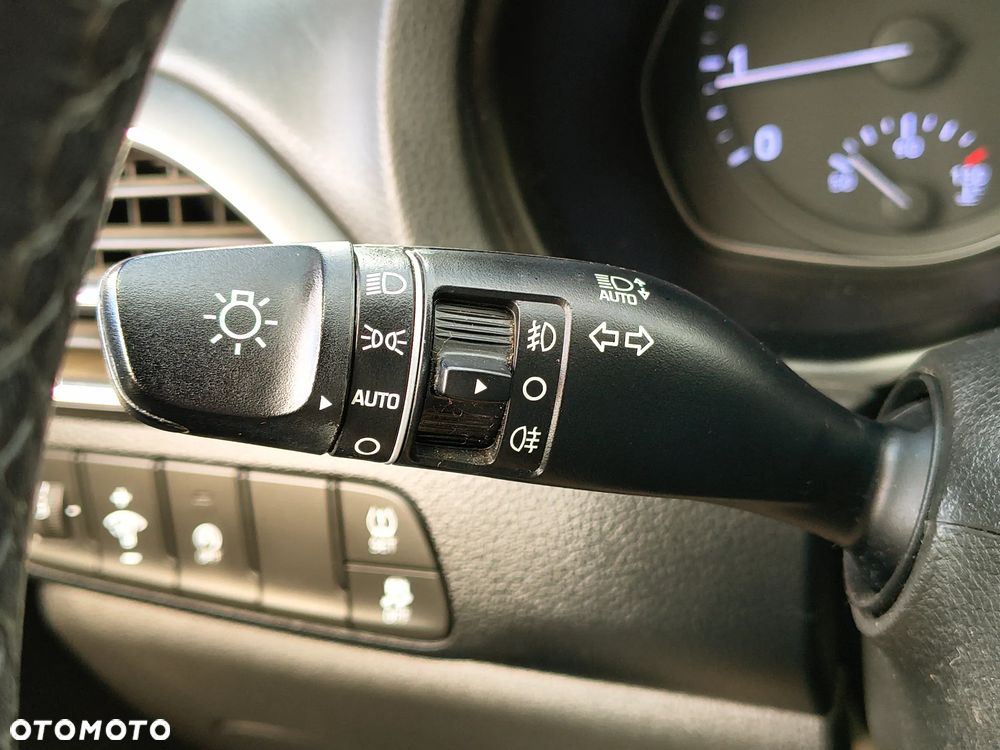 Hyundai i30 1.5 DPI Classic + - 12