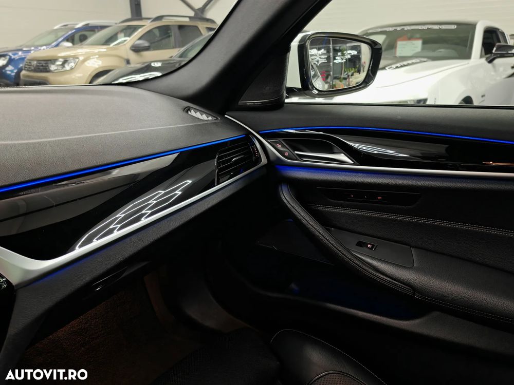 BMW Seria 5 530i AT MHEV - 24