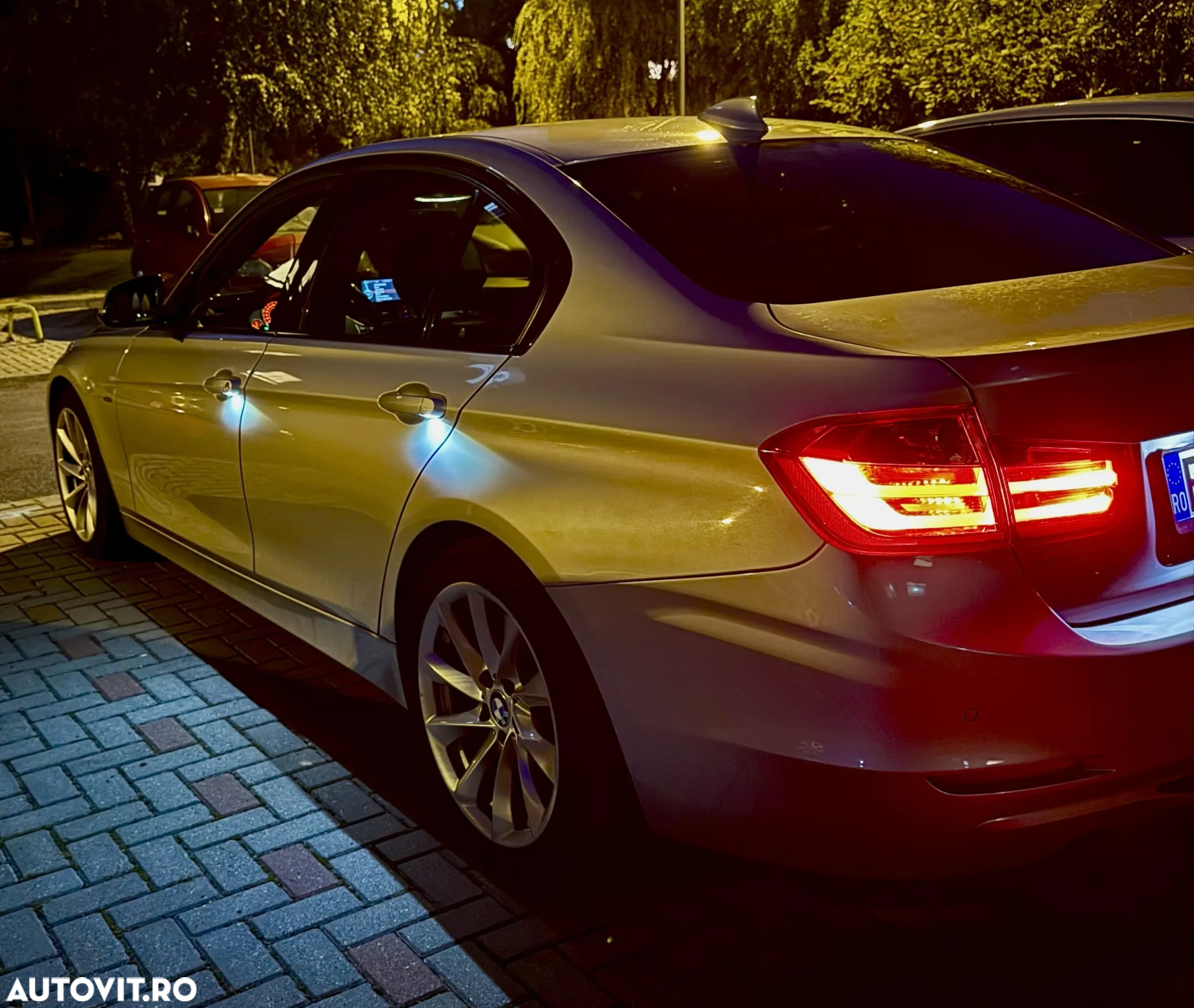 BMW Seria 3 320d DPF Cabrio - 11