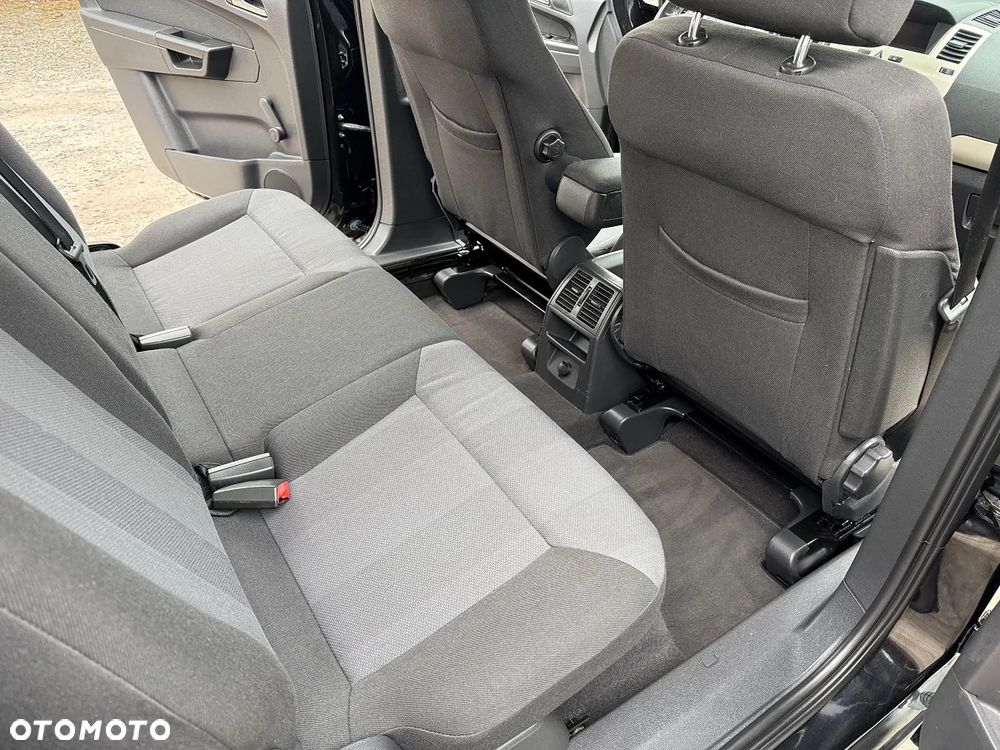 Opel Zafira - 26
