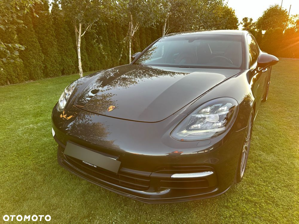 Porsche Panamera 4 E-Hybrid 10 Years Edition - 4