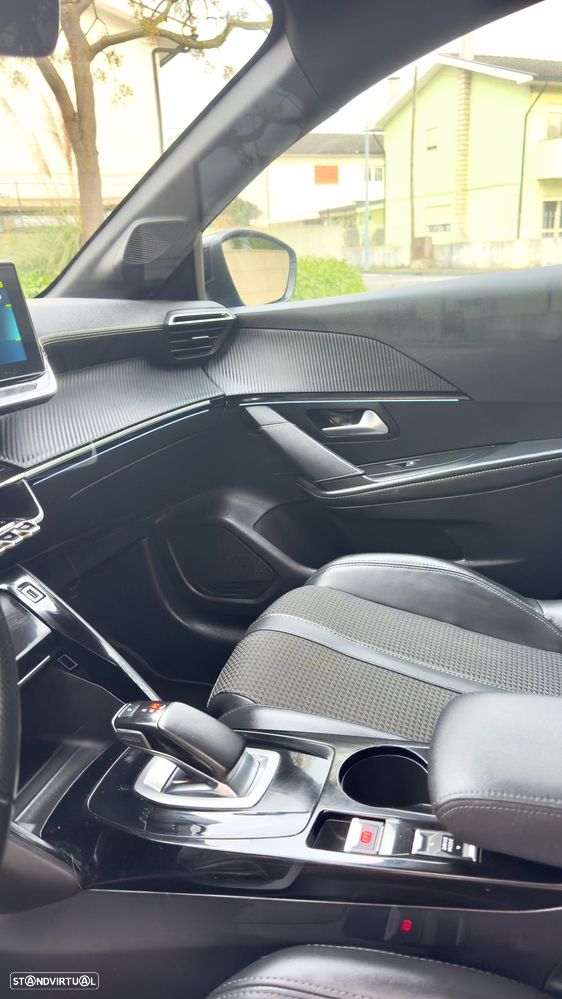 Peugeot e-208 GT - 16