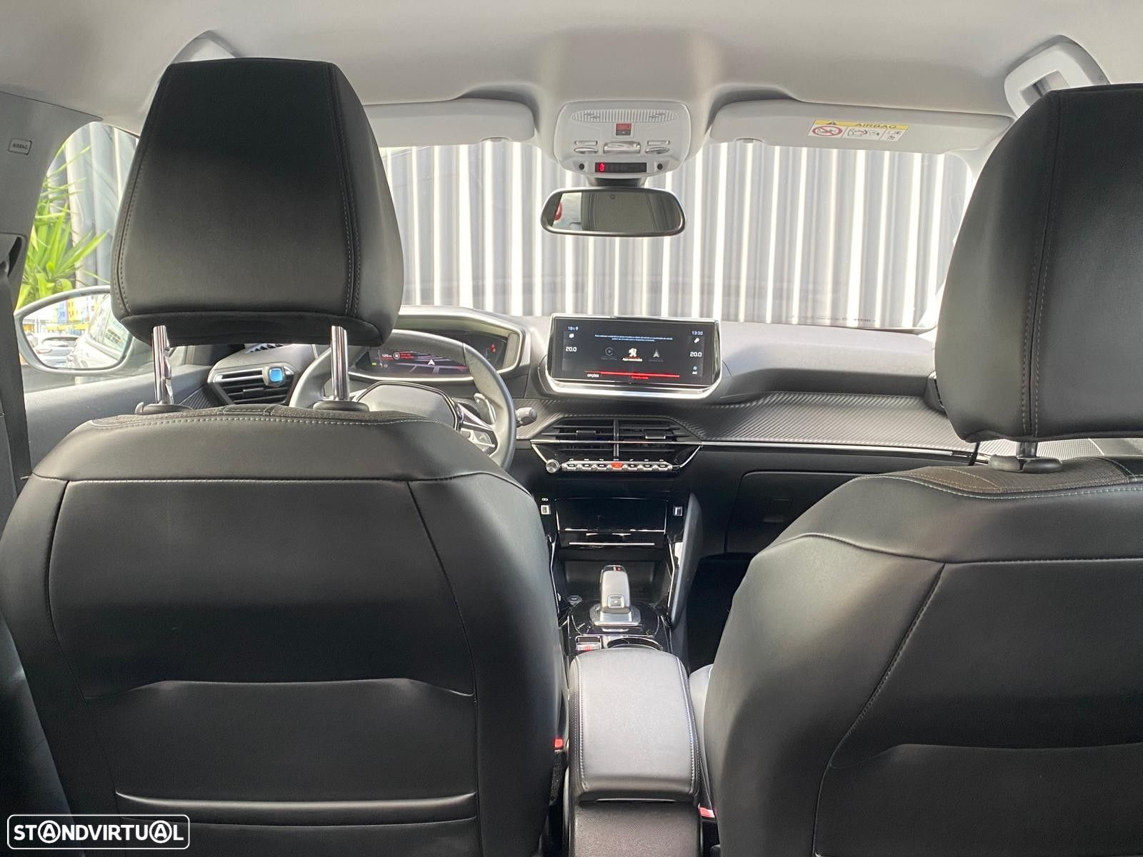 Peugeot 2008 1.2 PureTech Allure EAT8 - 7