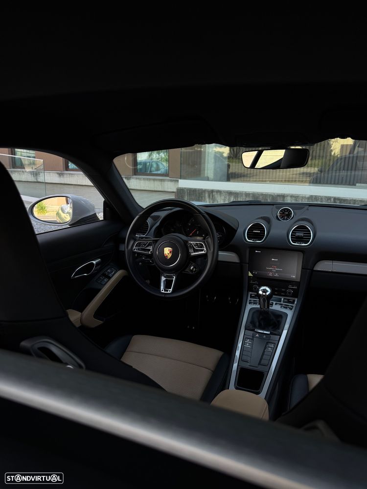 Porsche 718 Cayman 2.0 T - 22