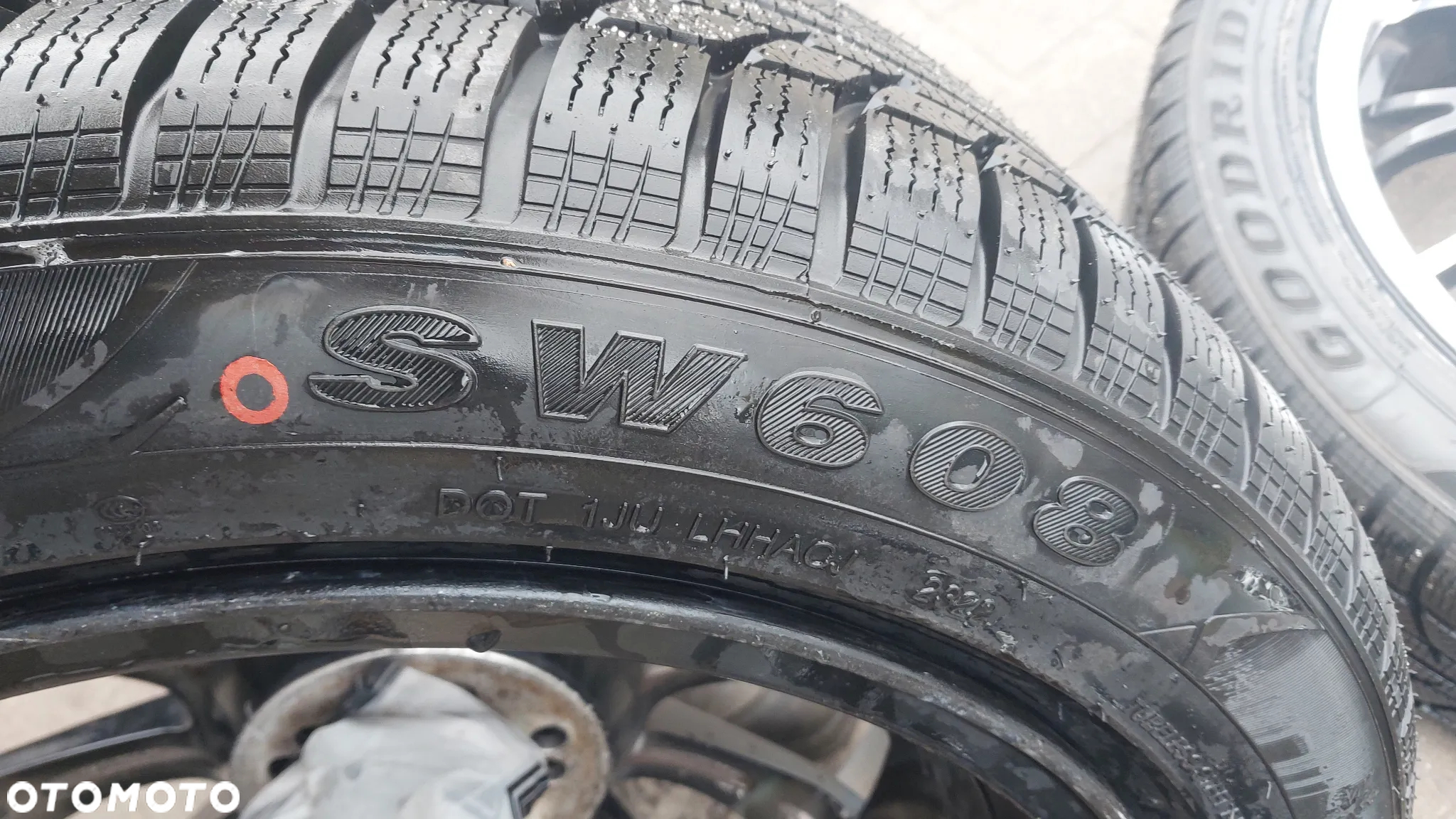 Komplet opon 225/50R18 Goodride SW608 Snowmaster 99V XL demo jak nowe - 4