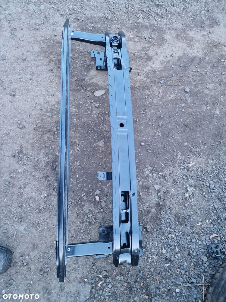 Belka pod zderzak przód passat B8 - 2