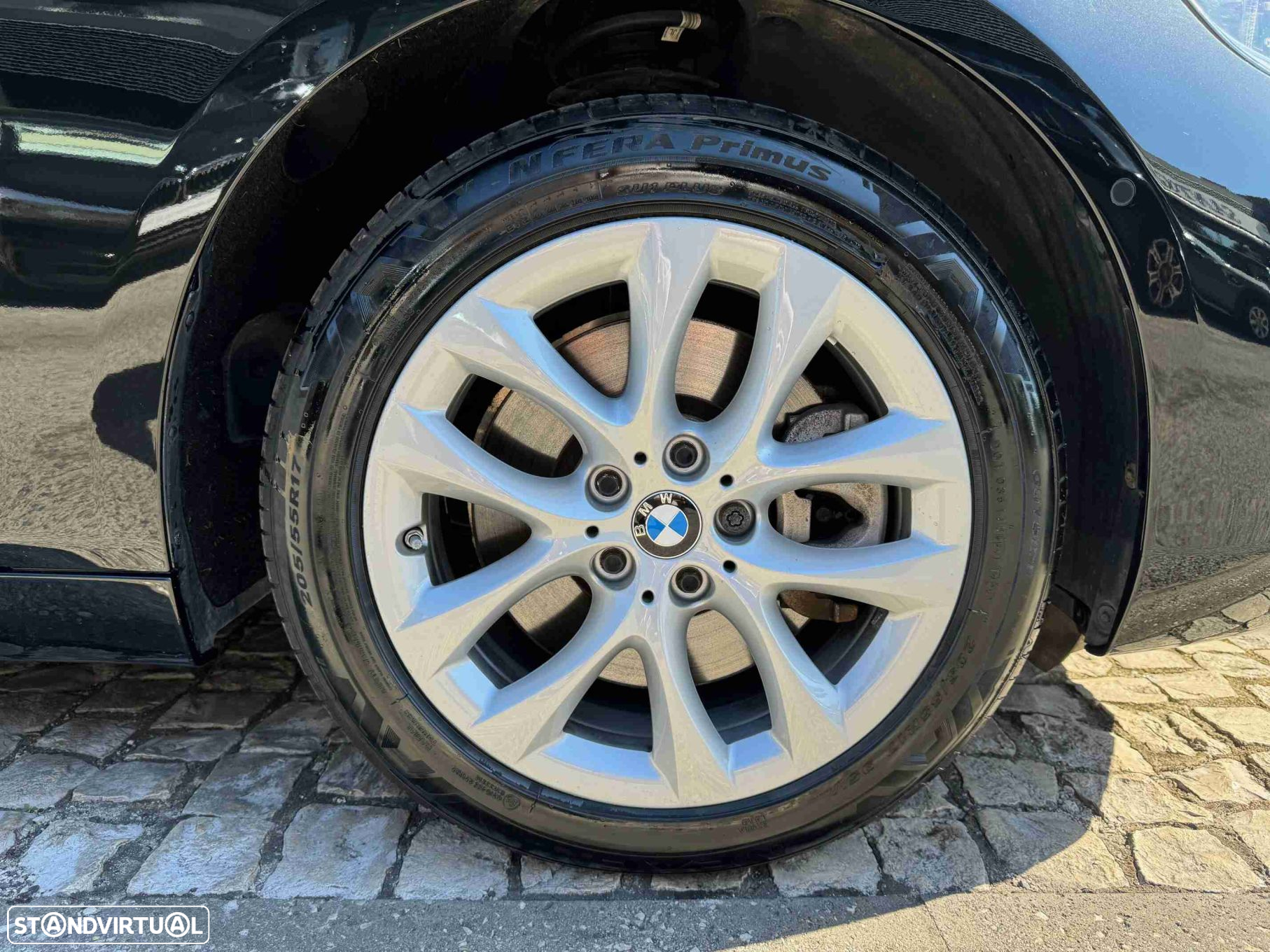 BMW 225xe Active Tourer - 13