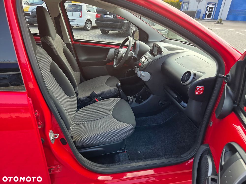 Toyota Aygo CoolRed - 13