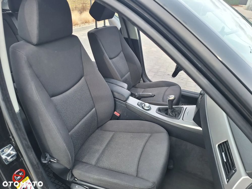 BMW Seria 3 318i - 18