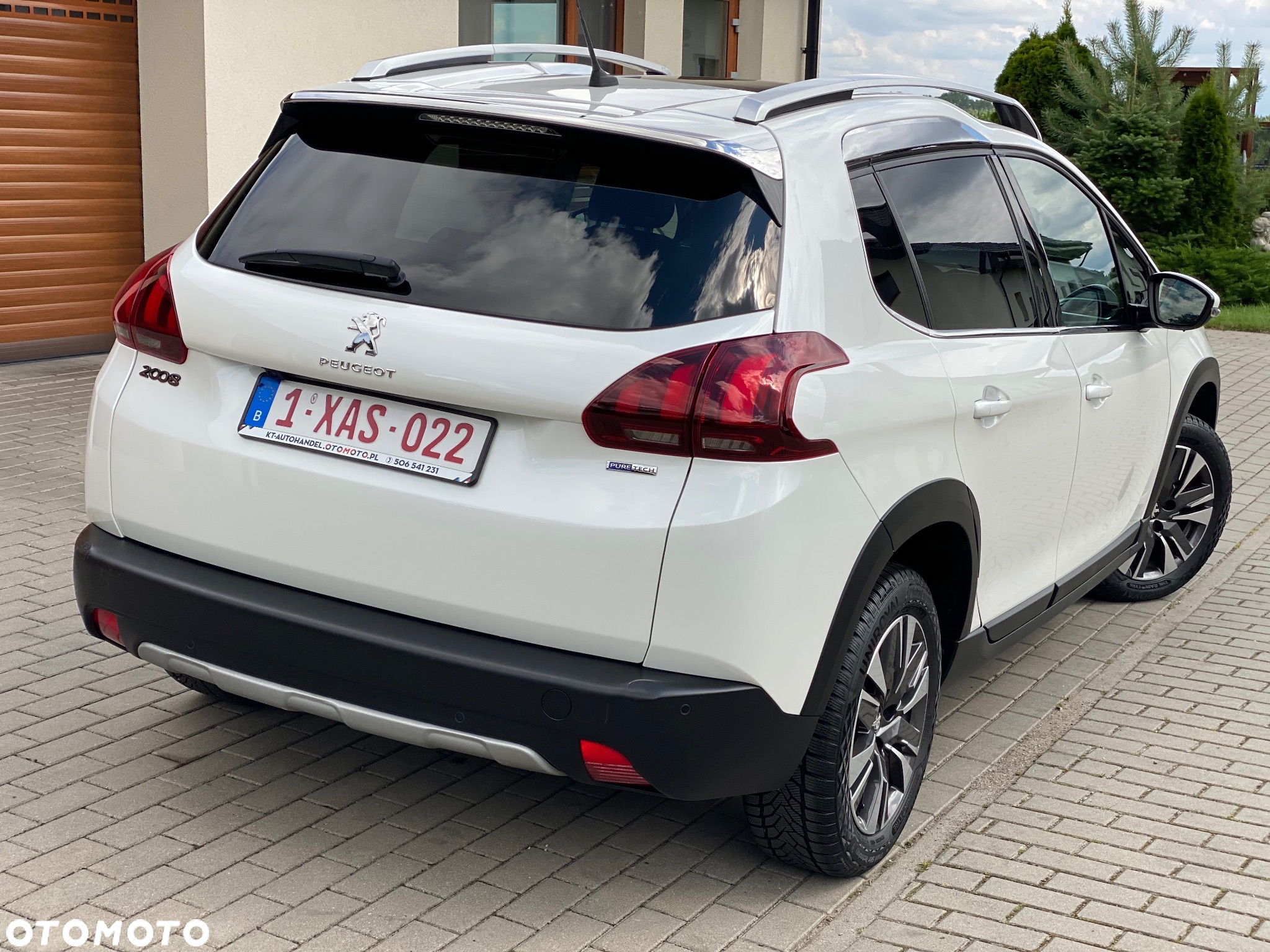 Peugeot 2008 1.2 Pure Tech Allure S&S - 18