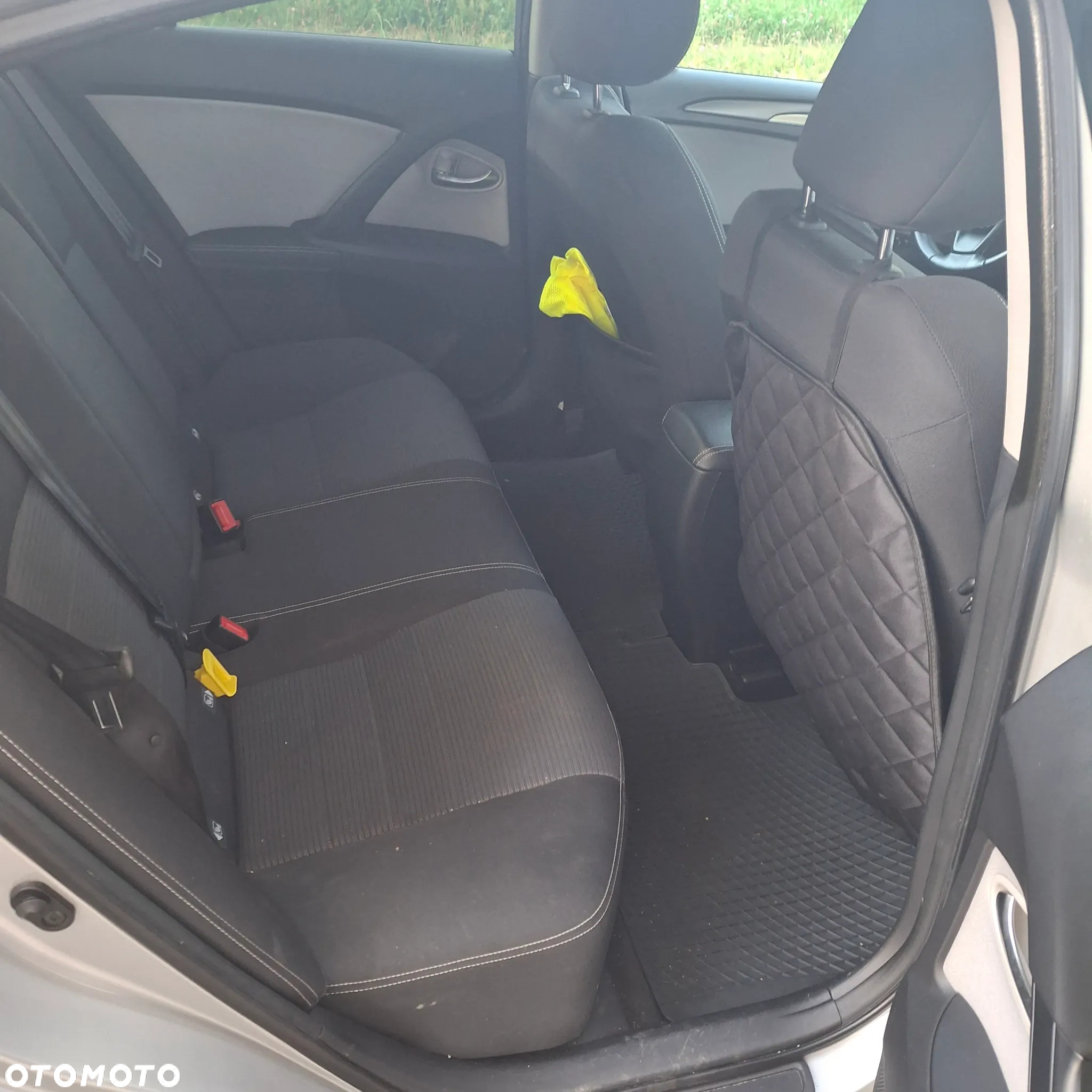 Toyota Avensis 1.8 Premium - 11